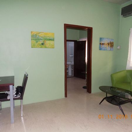 Posh Apartments And Hotel Ikeja Exterior photo