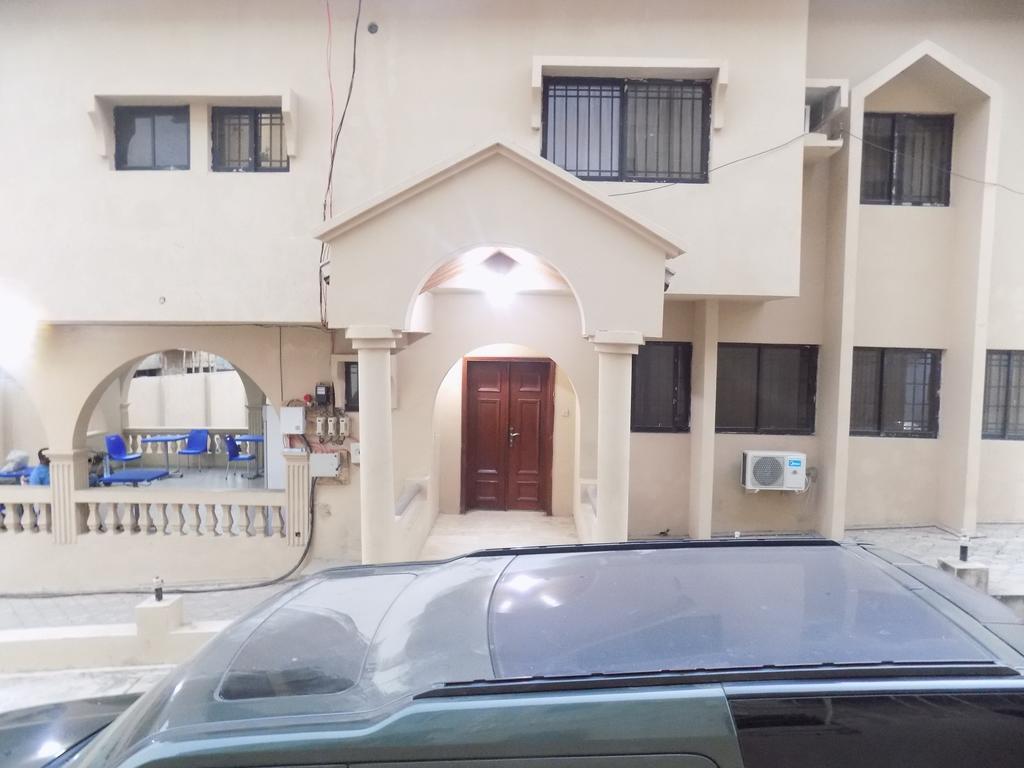 Posh Apartments And Hotel Ikeja Exterior photo