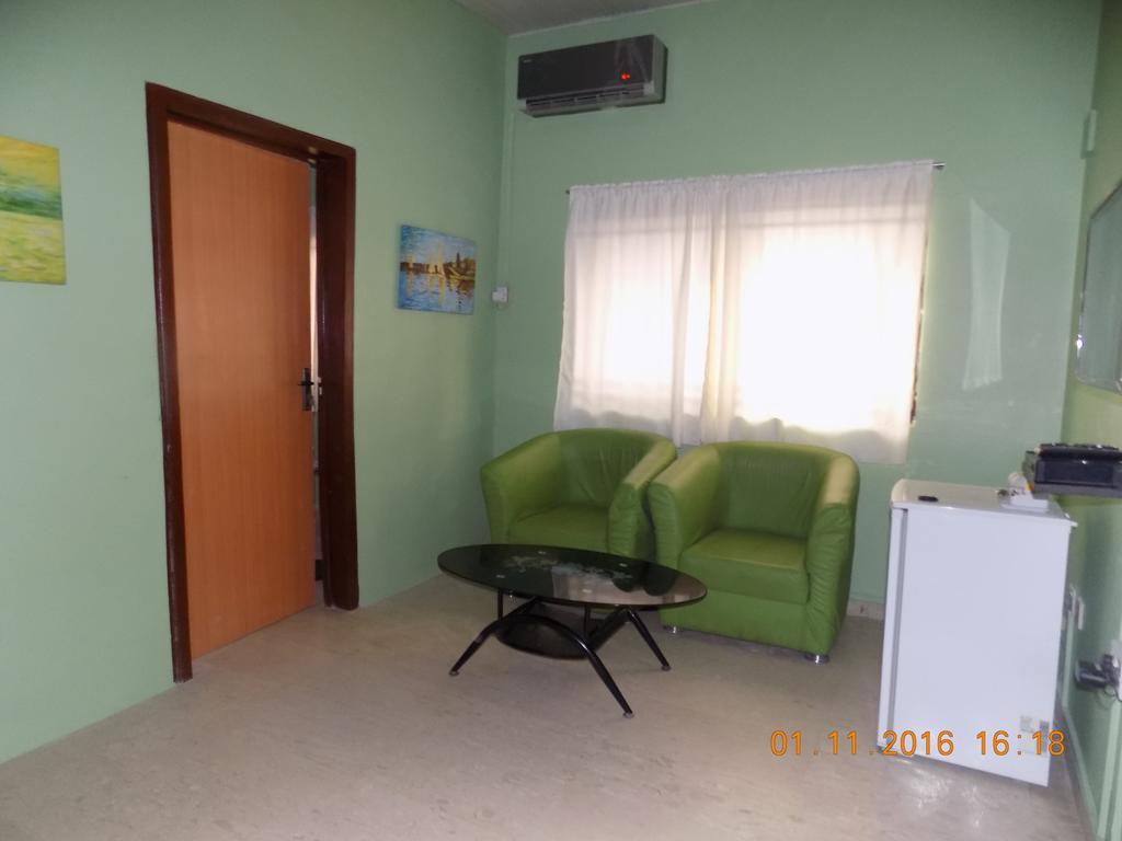 Posh Apartments And Hotel Ikeja Exterior photo