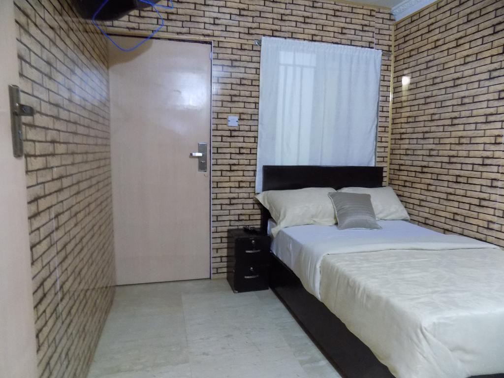 Posh Apartments And Hotel Ikeja Exterior photo