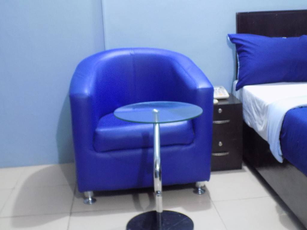 Posh Apartments And Hotel Ikeja Exterior photo