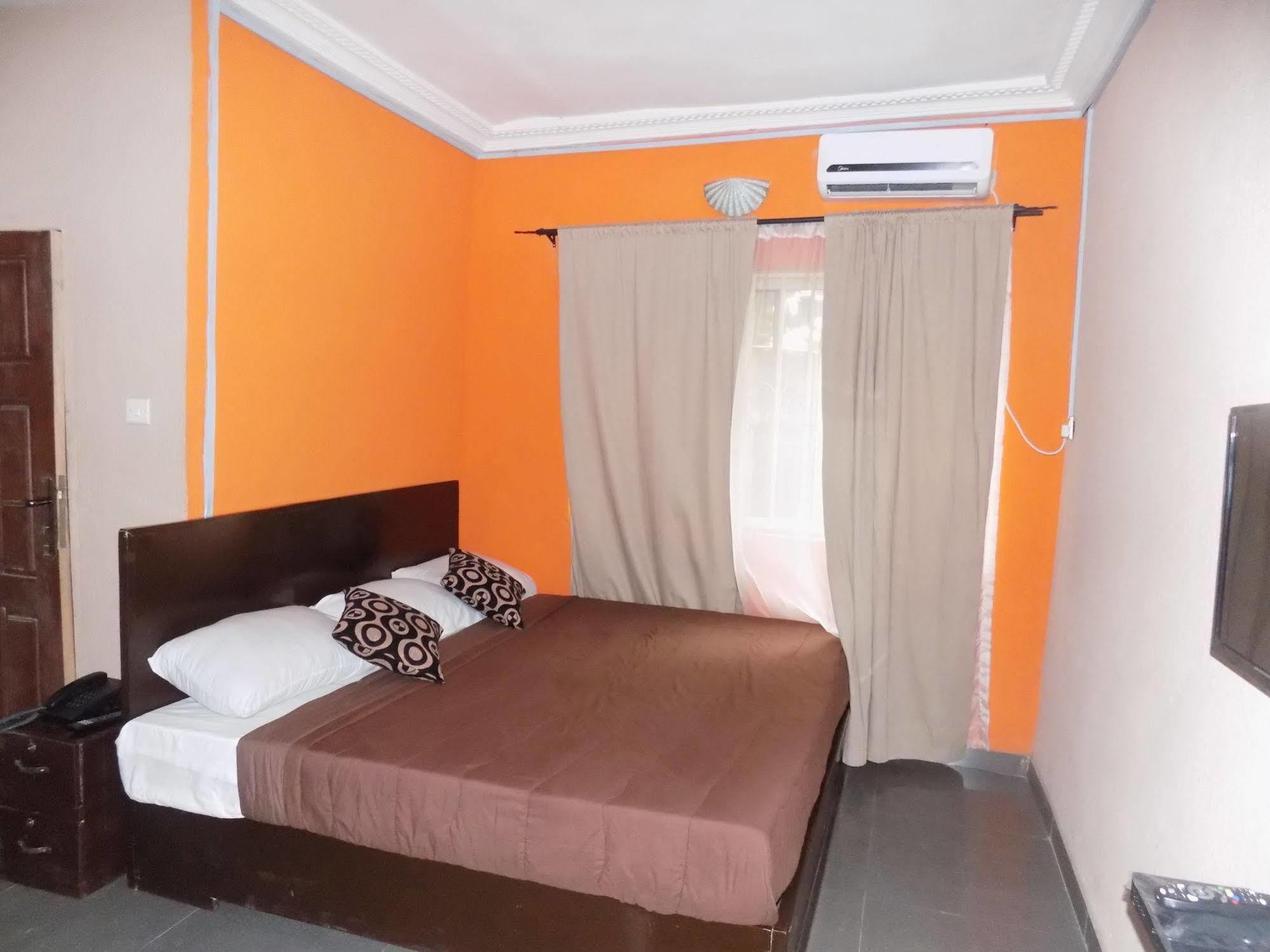 Posh Apartments And Hotel Ikeja Exterior photo