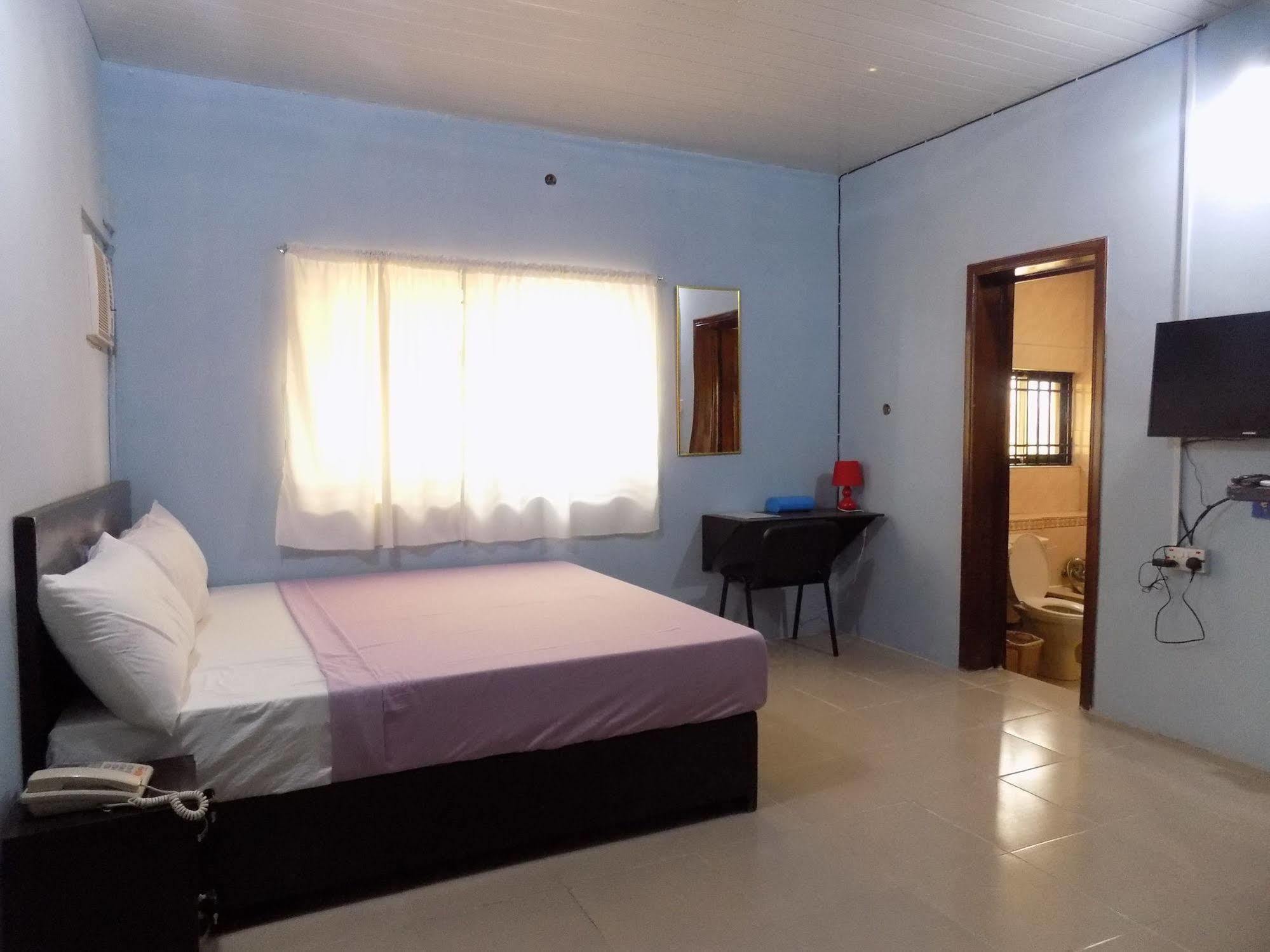 Posh Apartments And Hotel Ikeja Exterior photo